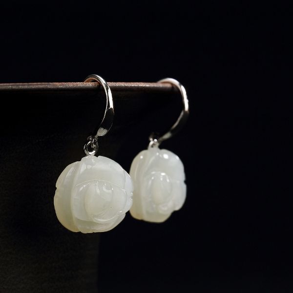 2018 earings fashion jewelry new s925 pure antique inlaid natural hetian jade flower lady high-end earrings wholesale, Golden;silver
2018 earings fashion jewelry new s925 pure antique inlaid natural hetian jade flower lady high-end earrings wholesale, Golden;silver