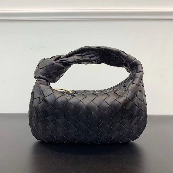 2020 новый подлинная сумка leathershoulder женской моды простой ручной тканый мешок плеча отдыха диких прилив подмышками мешок
2020 новый подлинная сумка leathershoulder женской моды простой ручной тканый мешок плеча отдыха диких прилив подмышками мешок