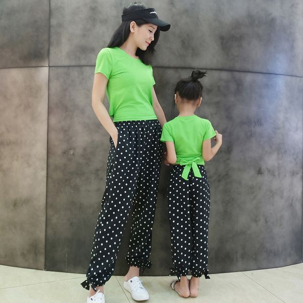 2019 polka dot pants green t shirt sets matching mother daughter clothing outfits summer short sleeve bow back black pants, Blue
2019 polka dot pants green t shirt sets matching mother daughter clothing outfits summer short sleeve bow back black pants, Blue
