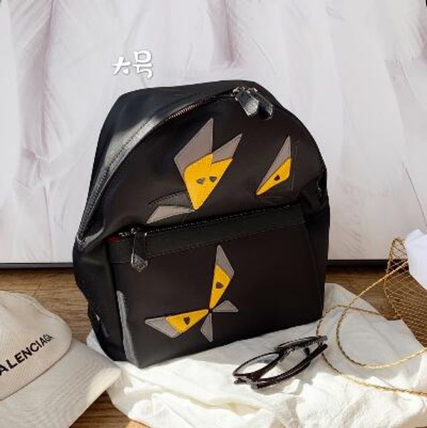 backpack can be portable double shoulder zipper head for waterproof closed, absolutely stylish and handsome
backpack can be portable double shoulder zipper head for waterproof closed, absolutely stylish and handsome