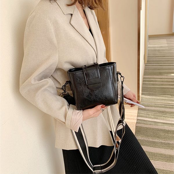pu waterproof women's handbag female luxury designer shoulder bag leather strap crossbody bags clutch bags purse4499255
pu waterproof women's handbag female luxury designer shoulder bag leather strap crossbody bags clutch bags purse4499255