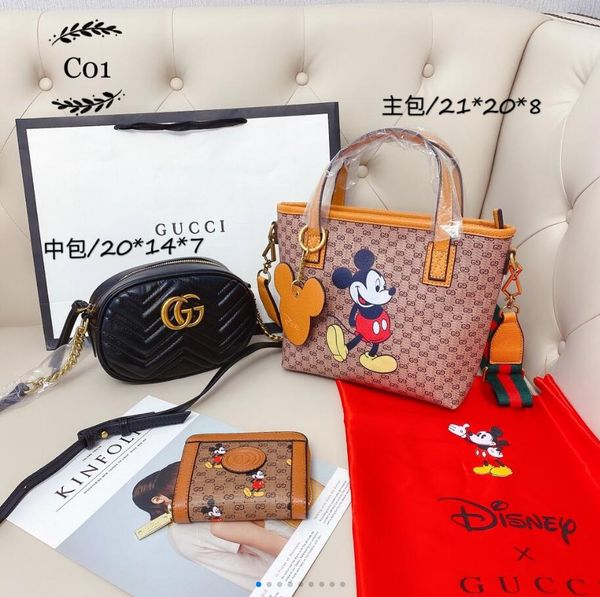 2020 new high-quality ladies handbags women's classic new leather large-capacity cartoon three-piece wallet ladies shoulder bag
2020 new high-quality ladies handbags women's classic new leather large-capacity cartoon three-piece wallet ladies shoulder bag