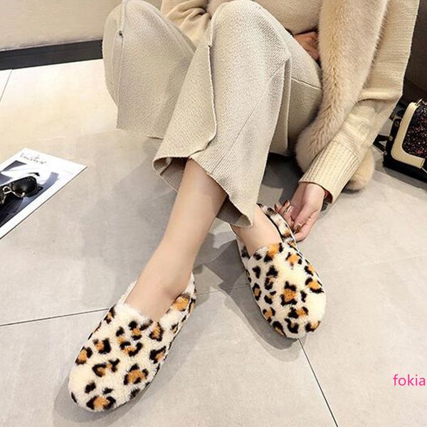 fur shoes women's low round head flat leopard plus velvet cotton shoes winter home wear size 35-40
fur shoes women's low round head flat leopard plus velvet cotton shoes winter home wear size 35-40