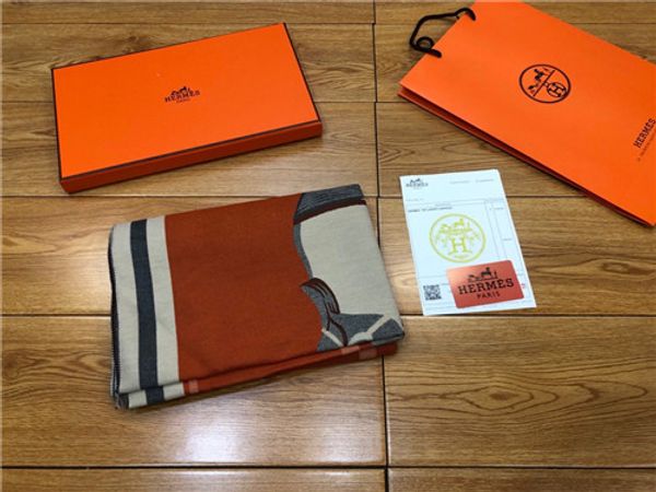 19fw luxurious brands design classical hms horse embroiderd wool cashmere scarf women men fashion shawl tippet cashmere lady scarves, Blue;black 
19fw luxurious brands design classical hms horse embroiderd wool cashmere scarf women men fashion shawl tippet cashmere lady scarves, Blue;black