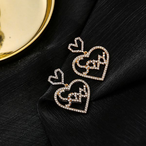 fashion crystal love hearts earrings letter hollow out micro inlay zircon ear studs earring women girls deaigner jewelry gifts, Golden;silver
fashion crystal love hearts earrings letter hollow out micro inlay zircon ear studs earring women girls deaigner jewelry gifts, Golden;silver