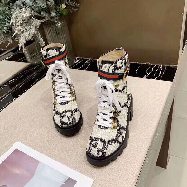 european station 2020 winter vintage middle tube boot british wind thick with round head with high-heels thick platform women booties, Black 
european station 2020 winter vintage middle tube boot british wind thick with round head with high-heels thick platform women booties, Black