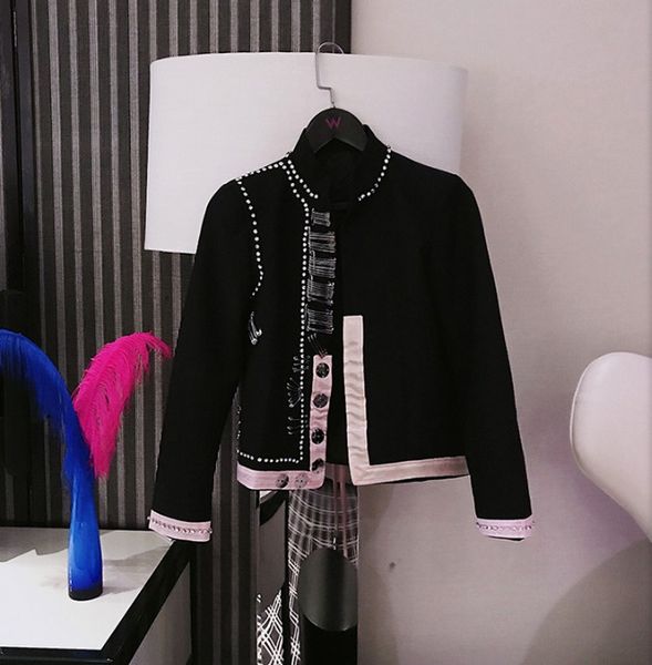 new fashion spring women's heavy bead rhinestone pin rimmed bump color suit jacket short coat female handsome suit jacket, Black;brown
new fashion spring women's heavy bead rhinestone pin rimmed bump color suit jacket short coat female handsome suit jacket, Black;brown