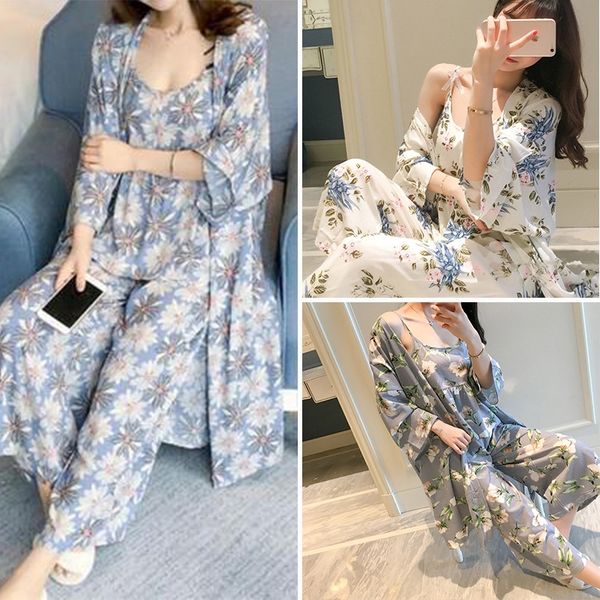 2019 sling three-piece suit sling home clothes pajamas women's autumn long sleeve trousers cardigan kimono suit home clothes, Blue;red
2019 sling three-piece suit sling home clothes pajamas women's autumn long sleeve trousers cardigan kimono suit home clothes, Blue;red