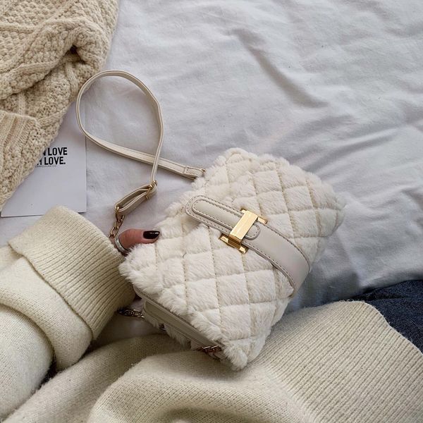 autumn plush small square bag ladies simple shoulder bag vintage fashion personality casual women's single shoulder diagonal
autumn plush small square bag ladies simple shoulder bag vintage fashion personality casual women's single shoulder diagonal