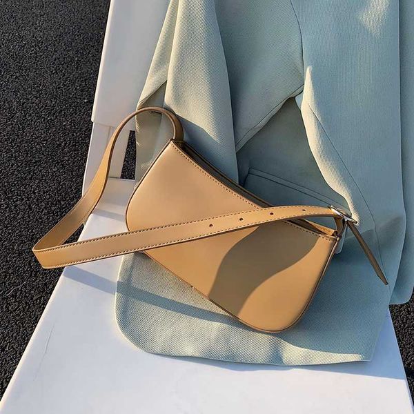new original design fashion handbag & elegant vintage underarm bag crossbody bag width 23cm height 13cm thickness 5cm
new original design fashion handbag & elegant vintage underarm bag crossbody bag width 23cm height 13cm thickness 5cm