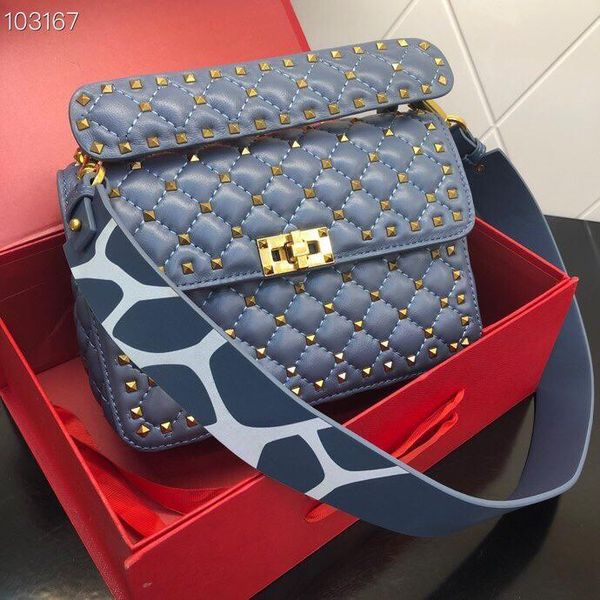 style 2019 fashionable rivet chain lady single shoulder bag designer cross shoulder bag delicate appearance design 0235
style 2019 fashionable rivet chain lady single shoulder bag designer cross shoulder bag delicate appearance design 0235