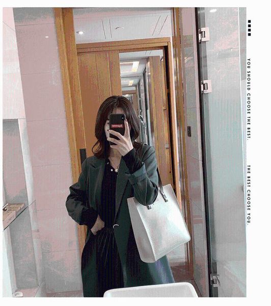 shoulder bag women's big bag 2020 new style crocodile pattern women's versatile simple large-volume casual handbag
shoulder bag women's big bag 2020 new style crocodile pattern women's versatile simple large-volume casual handbag