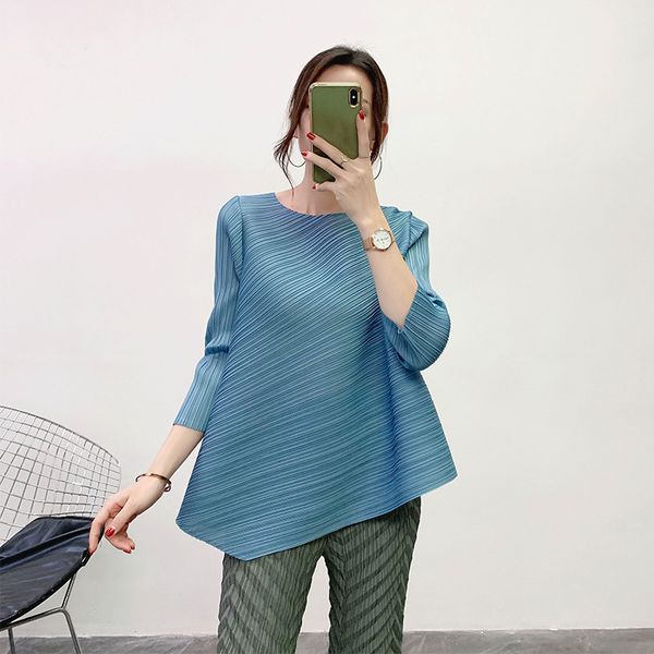 plus size for women 45-75kg 2020 spring summer round neck 3/4 sleeves elastic loose miyake pleated irregular t-shirt female, White
plus size for women 45-75kg 2020 spring summer round neck 3/4 sleeves elastic loose miyake pleated irregular t-shirt female, White