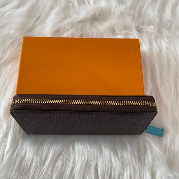 and fashionable women wallet famous wallet holder card coin wallets leather purse most coins mens purse zipper cards recjf, Red;black
and fashionable women wallet famous wallet holder card coin wallets leather purse most coins mens purse zipper cards recjf, Red;black