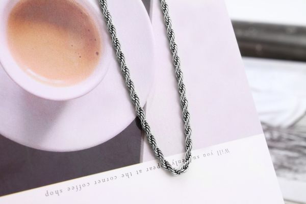 cross border jewelry wholesale fashion twist chain high grade titanium steel necklace pendant with chain anti allergy and no discoloration, Golden;silver
cross border jewelry wholesale fashion twist chain high grade titanium steel necklace pendant with chain anti allergy and no discoloration, Golden;silver