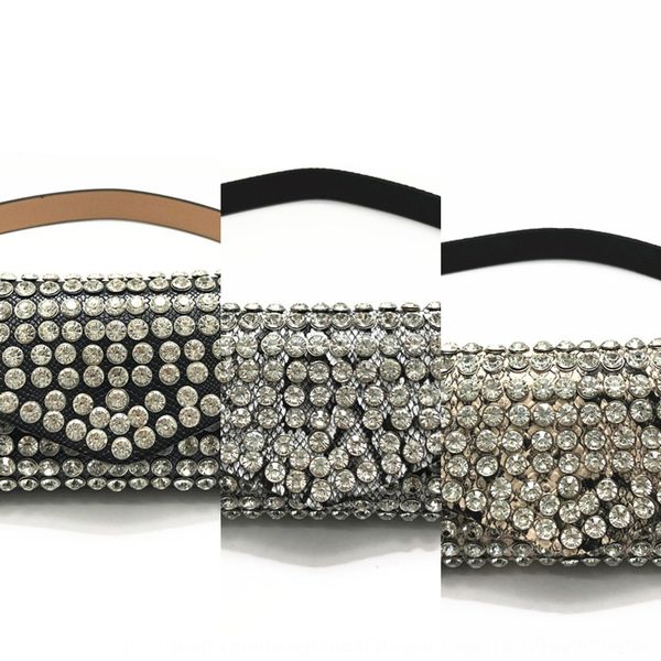 crystal water drill inlaid running rhinestone mobile phone bag female heavy hand inlaid diamondelegant mobile phone bag belt female, Slivery;black
crystal water drill inlaid running rhinestone mobile phone bag female heavy hand inlaid diamondelegant mobile phone bag belt female, Slivery;black