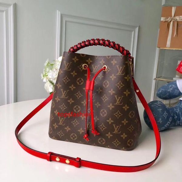 women shoulder bags women chain bags crossbody bag fashion leather handbags female purse bag size:26cm*26cm*17.5 cm m435
women shoulder bags women chain bags crossbody bag fashion leather handbags female purse bag size:26cm*26cm*17.5 cm m435