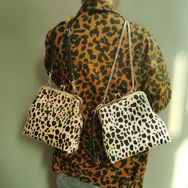 leopard-print fur bag women's autumn/winter 2019 new niche design clip hand-held shoulder small bag one-shoulder diagonal
leopard-print fur bag women's autumn/winter 2019 new niche design clip hand-held shoulder small bag one-shoulder diagonal