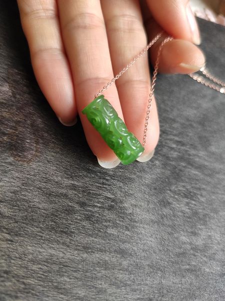 2019 brand new chinese style jade apple green color lucky cylinder pendant gift discount, Silver
2019 brand new chinese style jade apple green color lucky cylinder pendant gift discount, Silver