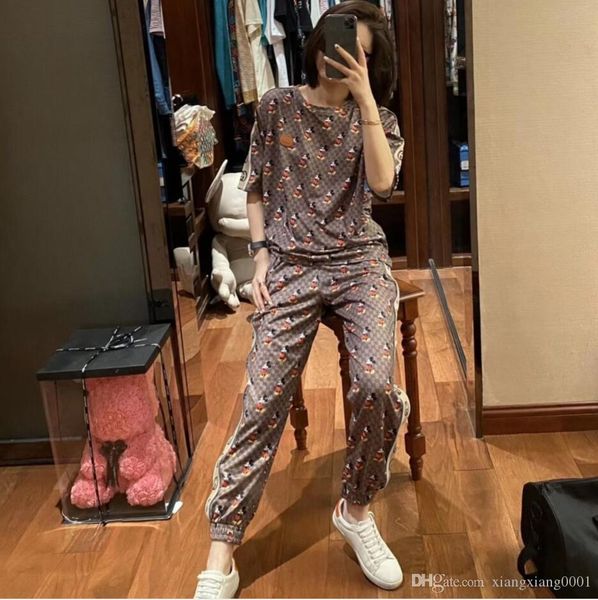fashionable and casual designer set web celebrity luxury printed short-sleeved printed t-shirts + loose pants two-piece dress, White
fashionable and casual designer set web celebrity luxury printed short-sleeved printed t-shirts + loose pants two-piece dress, White