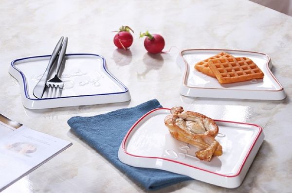 2020 new product simple style and creative toast bread shape plate creative hand-painted ceramic bread plate
2020 new product simple style and creative toast bread shape plate creative hand-painted ceramic bread plate