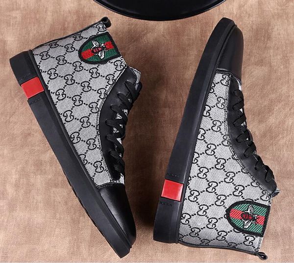 Gold thread embroidery men's casual shoes, waterproof mercerized canvas high-grade soft bottom driving shoes high-collared boots flat shoes
Gold thread embroidery men's casual shoes, waterproof mercerized canvas high-grade soft bottom driving shoes high-collared boots flat shoes