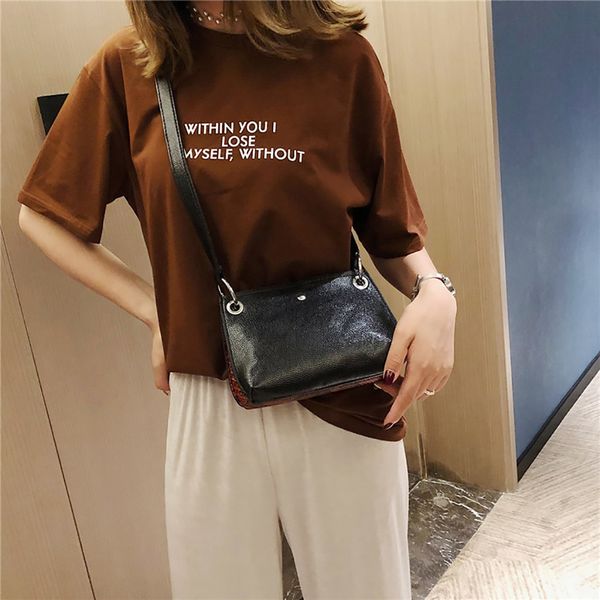 women fashion casual snake contrast color single shoulder slung chain wild small square bag bolsa feminina de ombro vintage 50
women fashion casual snake contrast color single shoulder slung chain wild small square bag bolsa feminina de ombro vintage 50
