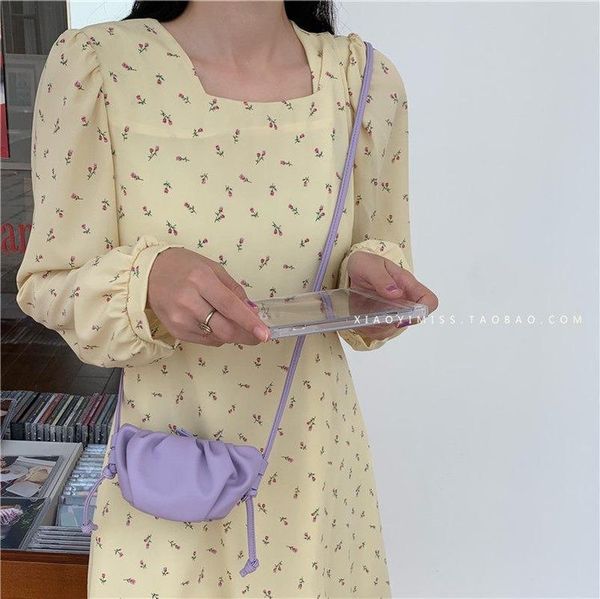 2020 new shoulder bag women's casual fashion korean version of the fold cloud diagonal small bag
2020 new shoulder bag women's casual fashion korean version of the fold cloud diagonal small bag
