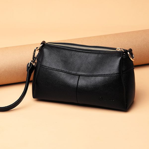 new simple small bag european and american fashion women's fringe bag middle-aged handbag single shoulder straddle
new simple small bag european and american fashion women's fringe bag middle-aged handbag single shoulder straddle