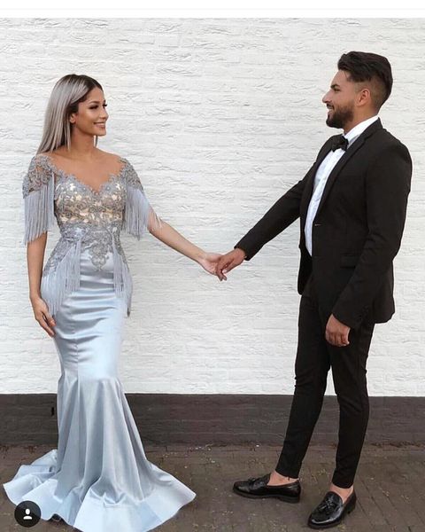 silver 2019 new mermaid prom dresses long sheer neck lace applique short sleeves sweep train evening gowns formal dress vestidos de fiesta, Black;red
silver 2019 new mermaid prom dresses long sheer neck lace applique short sleeves sweep train evening gowns formal dress vestidos de fiesta, Black;red