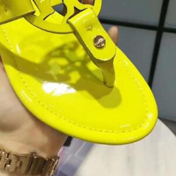 женщины сандалии большой размер обуви флип-флоп слайдов бренда summer fashion wide плоский скользкий с толстые сандалии тапочка флип-флоп, Blue;gray
женщины сандалии большой размер обуви флип-флоп слайдов бренда summer fashion wide плоский скользкий с толстые сандалии тапочка флип-флоп, Blue;gray