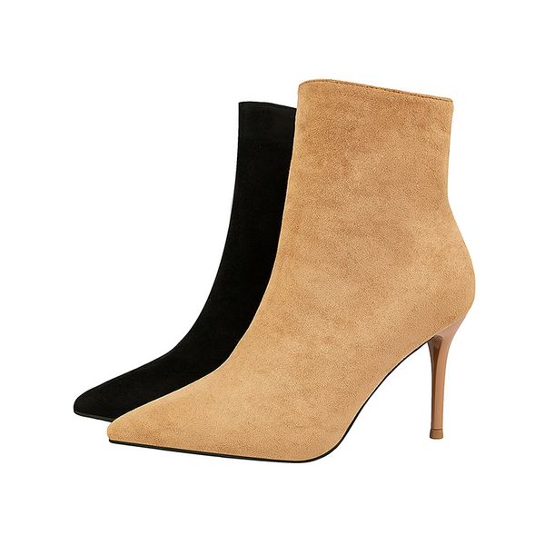 high heels, thin heels, pointed toes, nude boots, solid color, slim fit, thin socks, boots, knitted socks, short boots
high heels, thin heels, pointed toes, nude boots, solid color, slim fit, thin socks, boots, knitted socks, short boots