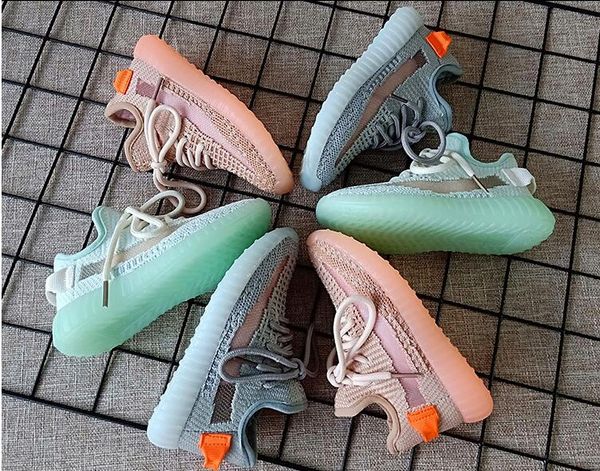 Kanye West Infant V2 Runners Истинная форма Статическая тройная черная глина Гиперпространст
Kanye West Infant V2 Runners Истинная форма Статическая тройная черная глина Гиперпространст