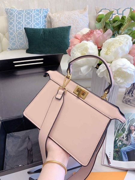 cross body bag классический стиль леди кошелек повседневные сумки мода кошелек женщины сумки искусственная кожа сумки дамы плечо тотализатор
cross body bag классический стиль леди кошелек повседневные сумки мода кошелек женщины сумки искусственная кожа сумки дамы плечо тотализатор