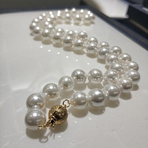 jyx shell pearl necklace jewelry 8-8.5mm round white natural shell pearl necklace 18" high luster, Silver
jyx shell pearl necklace jewelry 8-8.5mm round white natural shell pearl necklace 18" high luster, Silver