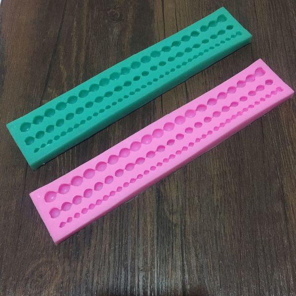 2019 new liquid silicone cake mold long pearl string beads shape fondant cutter silicone molds for cake decorating
2019 new liquid silicone cake mold long pearl string beads shape fondant cutter silicone molds for cake decorating