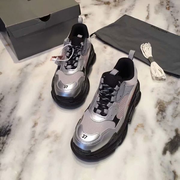 2019 jogging shoes sneaker lightweight soles lace-up men women fashion wild shoes low cut outdoor original packaging, Black
2019 jogging shoes sneaker lightweight soles lace-up men women fashion wild shoes low cut outdoor original packaging, Black