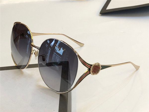 luxury- women sunglasses classic plate frame metal mirror legs fashion designer popular eyewear protection glasses 0225, White;black
luxury- women sunglasses classic plate frame metal mirror legs fashion designer popular eyewear protection glasses 0225, White;black