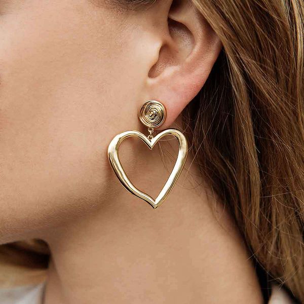 europe and the united states latest fashion gold-plated irregular love earrings yuan street sstuds female style, Silver
europe and the united states latest fashion gold-plated irregular love earrings yuan street sstuds female style, Silver