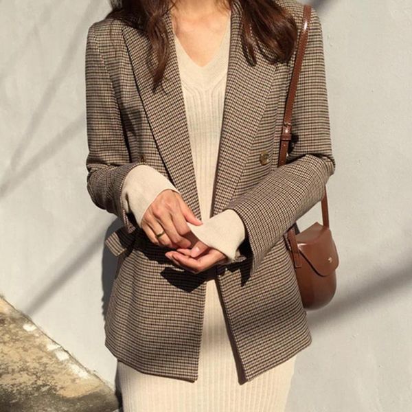 vintage women lapel collar long sleeve double-breasted plaid blazer office coat, White;black
vintage women lapel collar long sleeve double-breasted plaid blazer office coat, White;black