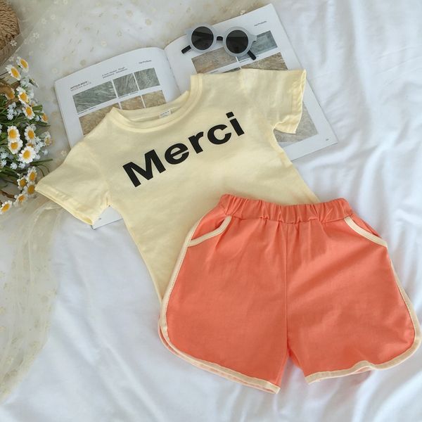 2020 girls short-sleeved round collar letter t-shirt t-shirt and shorts + casual shorts comfortable children's two-piece suit fashion
2020 girls short-sleeved round collar letter t-shirt t-shirt and shorts + casual shorts comfortable children's two-piece suit fashion