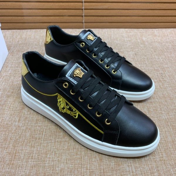 the same style high-end luxury men's casual jogging shoes triple fashion men's brand platform men's shoes classic vintage med, Black
the same style high-end luxury men's casual jogging shoes triple fashion men's brand platform men's shoes classic vintage med, Black