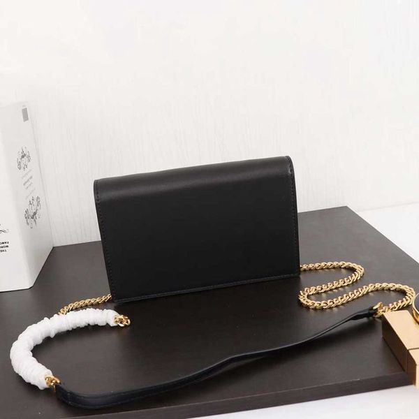 2020 женская роскошь дизайнер сумки новые моды плеча сумки неподдельной кожи crossbody сумки высокого качества тотализатор цепи сумки свобод 
2020 женская роскошь дизайнер сумки новые моды плеча сумки неподдельной кожи crossbody сумки высокого качества тотализатор цепи сумки свобод