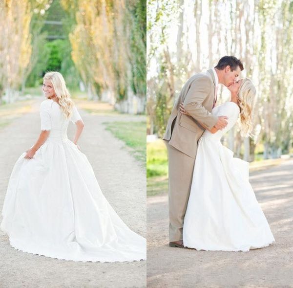 Modest Plus Size Wedding Dresses With Half Sleeves Full Lace Top Cheap A-Line Court Train Satin Bridal Gowns Button Back
Modest Plus Size Wedding Dresses With Half Sleeves Full Lace Top Cheap A-Line Court Train Satin Bridal Gowns Button Back