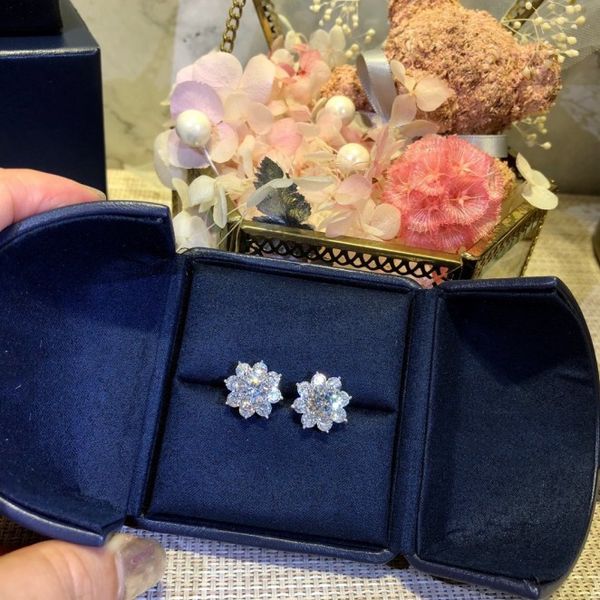women diamond stud earrings wedding party earrings 925 sterling silver 3a diamond earrings gifts jewelry for, Golden;silver
women diamond stud earrings wedding party earrings 925 sterling silver 3a diamond earrings gifts jewelry for, Golden;silver