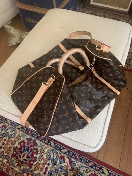 2019 мужчин вещевой мешок женщин дорожные сумки ручной клади роскошные путешествия сумка мужчин пу кожаные сумки большой крест мешок тела тотализаторов 55см 14540
2019 мужчин вещевой мешок женщин дорожные сумки ручной клади роскошные путешествия сумка мужчин пу кожаные сумки большой крест мешок тела тотализаторов 55см 14540