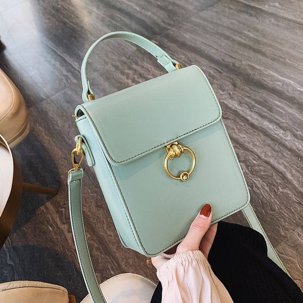 2020 new original design retro rivet shoulder bag & fashion box bag width 15cm height 18cm thickness 9cm
2020 new original design retro rivet shoulder bag & fashion box bag width 15cm height 18cm thickness 9cm