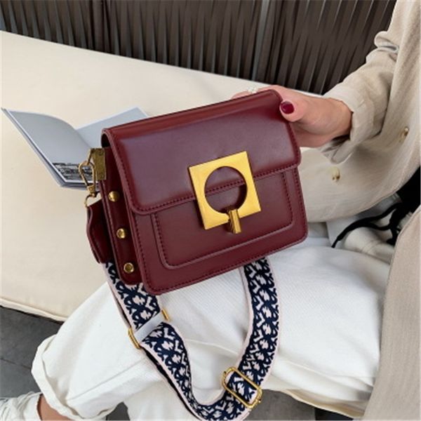 vintage chic pu leather crossbody bags for women 2020 fashion messenger bag with wide shoulder strap ladies purses and handbags
vintage chic pu leather crossbody bags for women 2020 fashion messenger bag with wide shoulder strap ladies purses and handbags