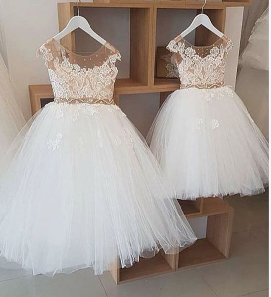 elegant crew neck lace a line flower girls' dresses 2020 tulle applique beaded pearls sash floor length formal girls' birthday par, White;blue
elegant crew neck lace a line flower girls' dresses 2020 tulle applique beaded pearls sash floor length formal girls' birthday par, White;blue