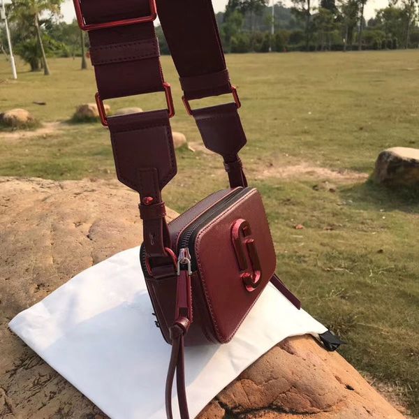 2020 camera bag with mj ma ying-jeou fluorescent letters shoulder diagonal shoulder strap bag female bag lady tide
2020 camera bag with mj ma ying-jeou fluorescent letters shoulder diagonal shoulder strap bag female bag lady tide